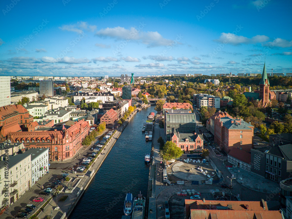 Obraz premium Island in the city of Bydgoszcz on the Brda River, Poland.