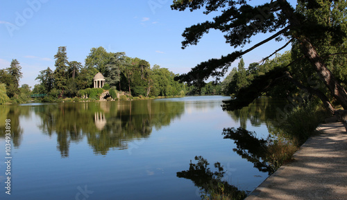 Paris - Bois de Vincennes - Lac de Daumesnil photo