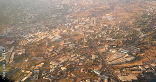 Obraz na płótnie Shil Phata - Mahape Rd, MIDC Industrial Area, Mahape, Navi Mumbai, Maharashtra, India. Mumbai Metropolitan Region. Aerial View From Airplane Window On View of the Mumbai suburb district. Evening w salonie