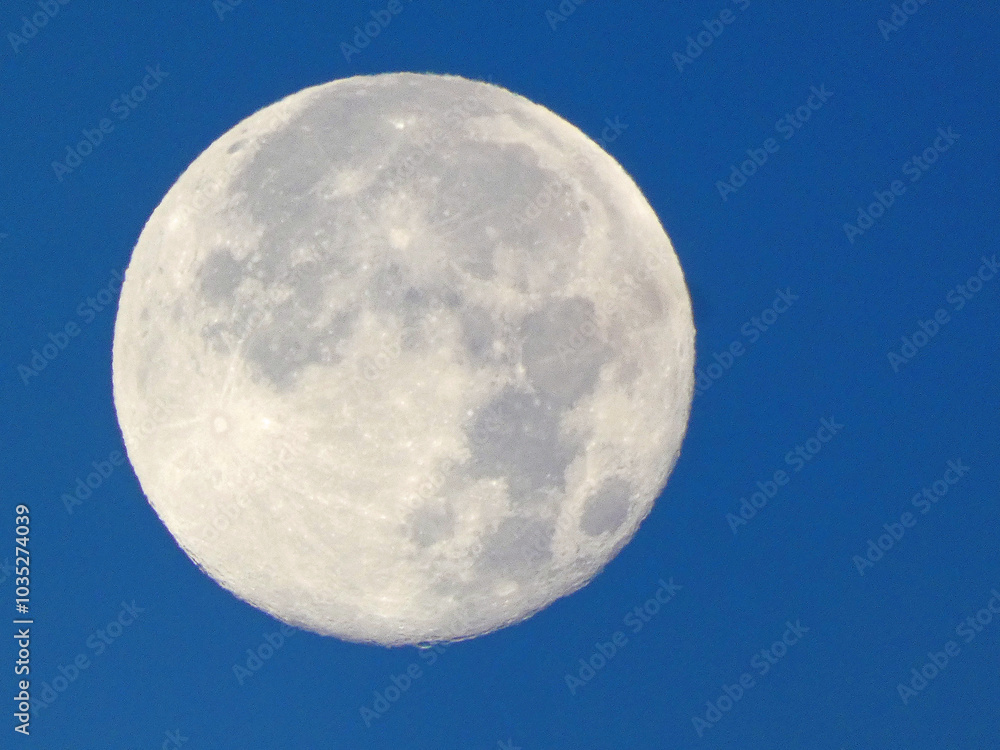 beginning of the day, supermoon am 18.10.2024 beginning of the day, supermoon am 18.10.2024