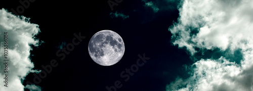Obraz na płótnie The moon in the night sky w salonie