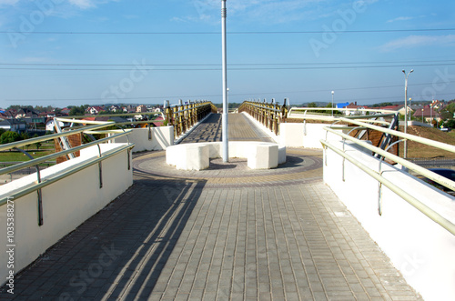 Pedestrian bridge, vanishing viewpoint