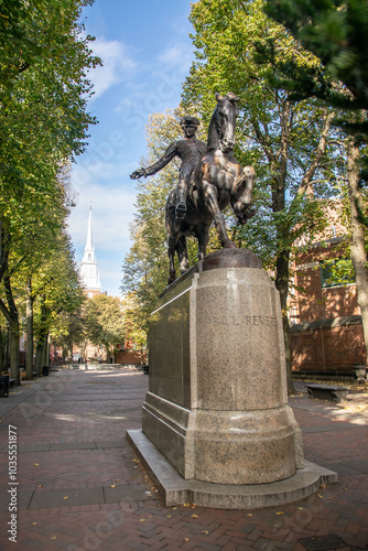 monument to the Paul Revers photo