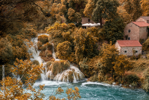 Skradinski buk Wasserfall im Krka Nationalpark in Kroatien im Herbst mit goldenen Farben photo