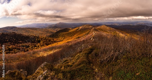 Fototapeta Naklejka Na Ścianę i Meble -  Bieszczady , jesień