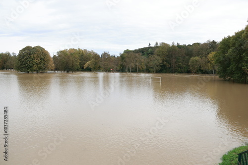 Vendôme : stade des Grands Prés sous l'eau