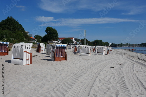 Strandkörbe am Strand von Eckernförde photo