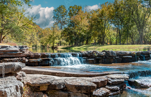 Fototapeta Naklejka Na Ścianę i Meble -  Waterfalls Dogwood Canyon MO