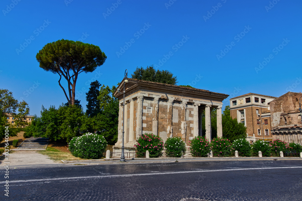 Main tourist center filled with ancient buildings, Rome, Italy