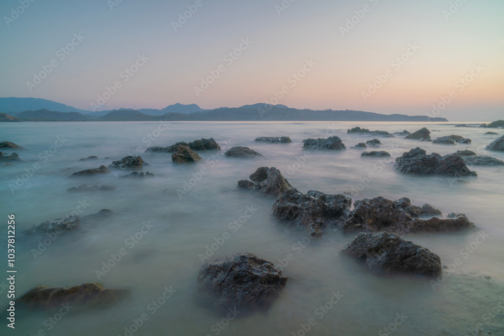 Obraz premium sunset over the sea