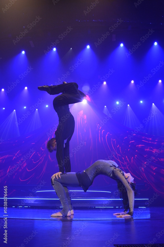 Symphony of Balance acrobatic duo Symphony of Balance acrobatic duo