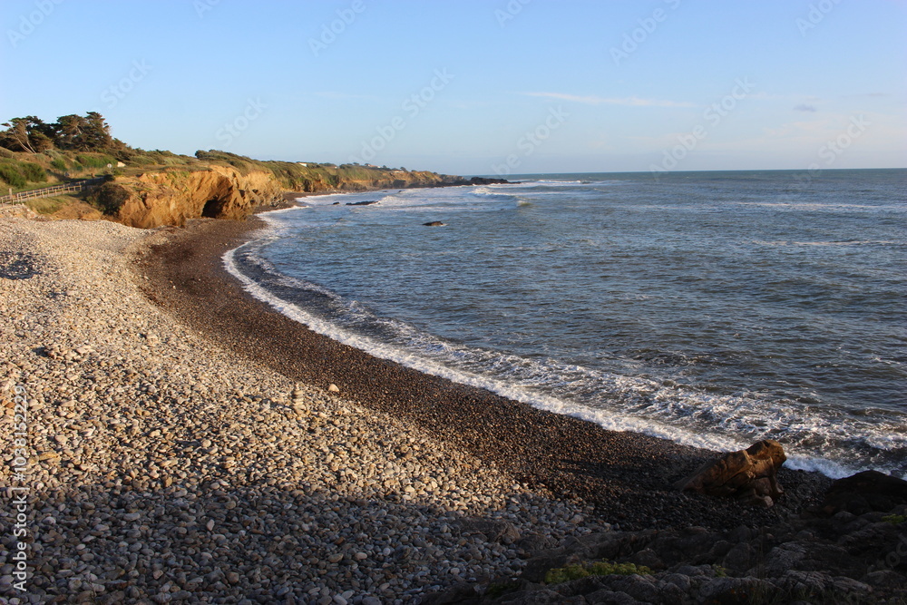 Fototapeta premium Dune de galets de la baie de Cayola (Les Sables-d'Olonne)