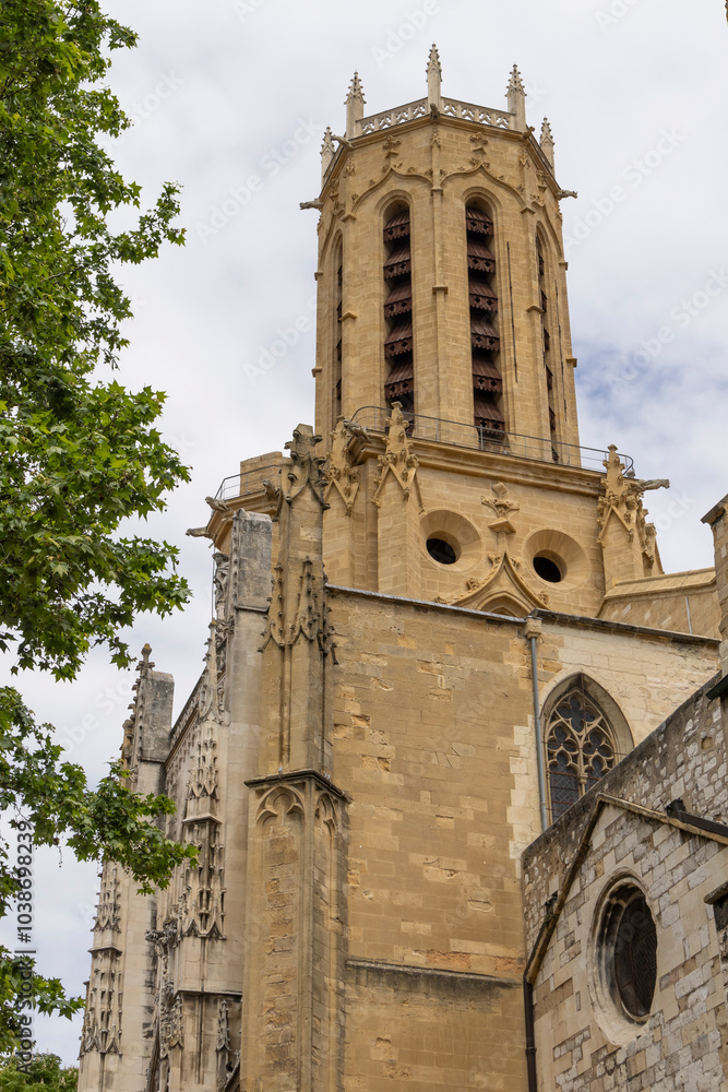 Fototapeta premium Cityscape with Cathedral of the Holy Saviour in Aix-en-Provence in Provence-Alpes-Cote d'Azur region in the South of France