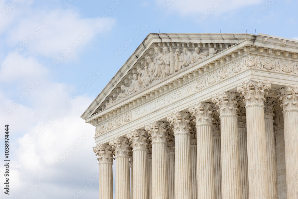 Fototapeta premium United States Supreme Court building in Washington DC