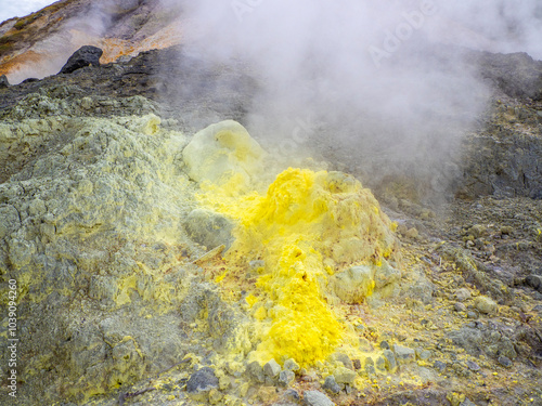 Obraz na płótnie 玉川温泉で噴気孔から火山ガスが噴出している様子（秋田県仙北市）
