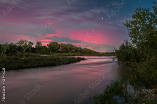Auroras boreales reflejadas en río Ebro