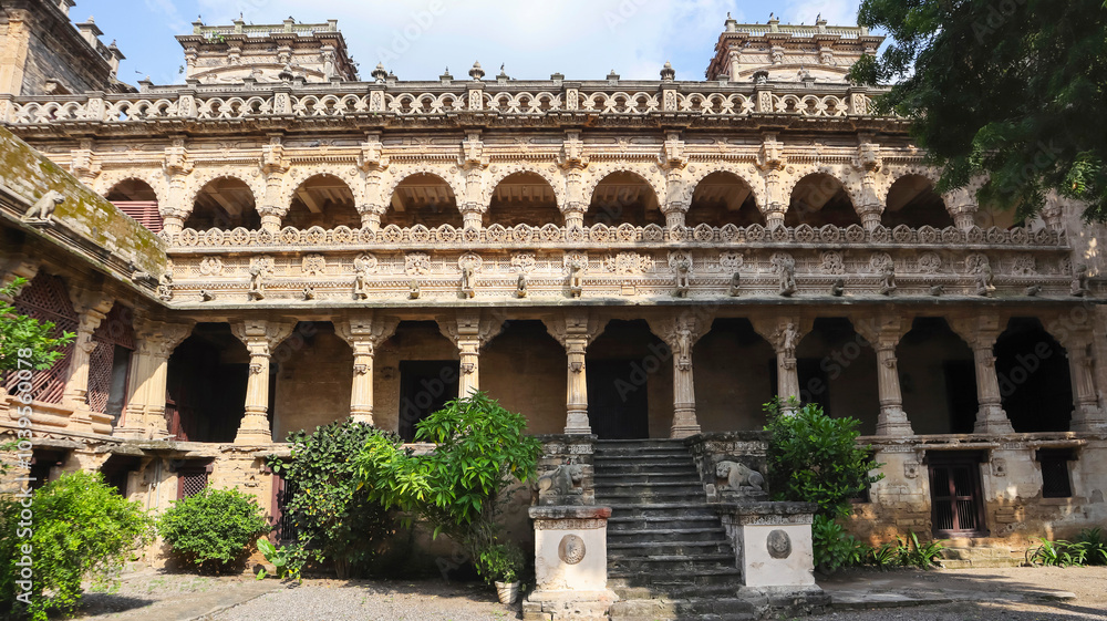 Obraz premium View of the beautifully carved Naulakha Palace, Gondal, Rajkot, Gujarat, India.