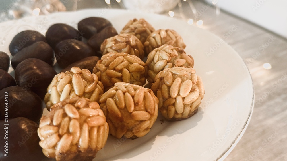 Obraz premium Freshly baked Panallets. Typical Spanish pastries in Catalonia on All Saints' Day. 