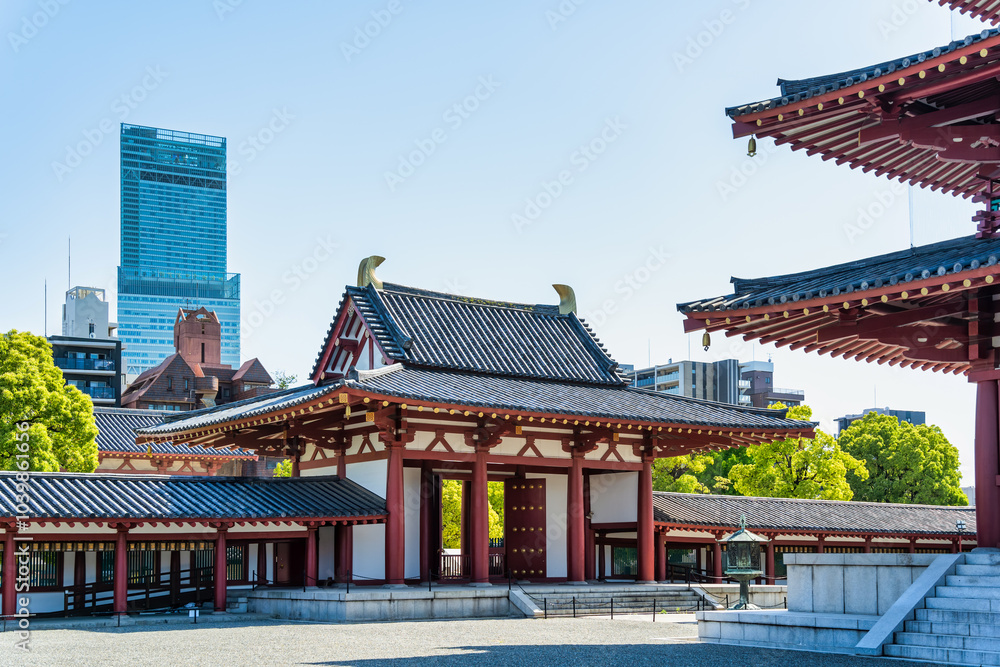 Fototapeta premium Shitennoji Buddhist temple complex located in Osaka, Japan. Traditional Japanese architecture