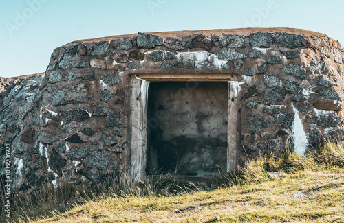 Obraz na płótnie Old Military Structure of Folehavna Fort by the Sea in Sandefjord, Norway w salonie