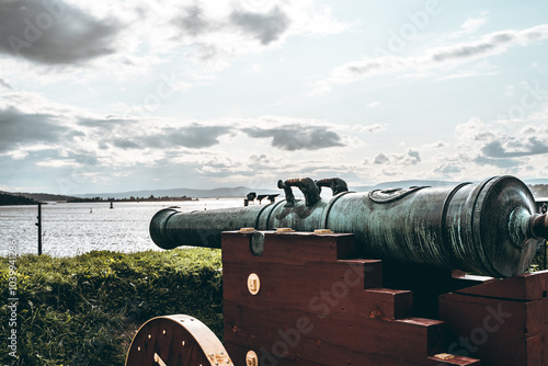 Obraz na płótnie Ancient Cannon on the Fortifications of Oslo, Norway w salonie