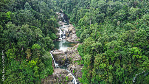 Aberdeen Falls is a picturesque 98 m high waterfall on the Kehelgamu River near Ginigathena, in the Nuwara Eliya District of Sri Lanka.