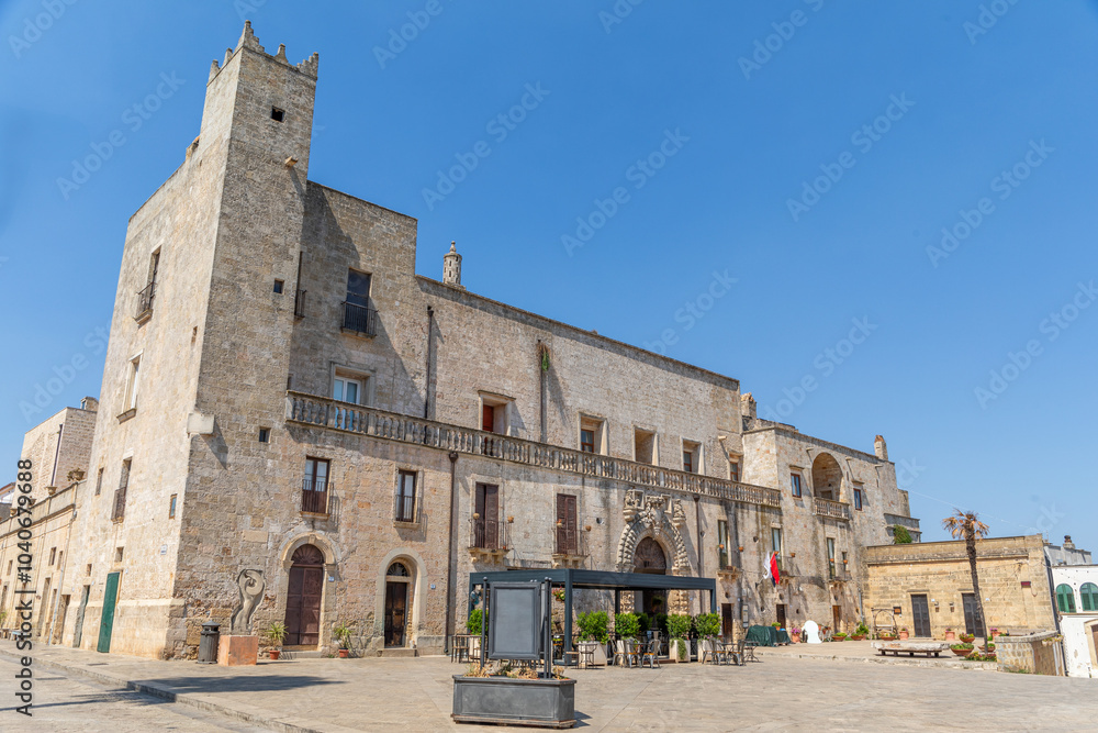Palazzo Risolo, sur la Piazza del Popolo, Specchia, Italie