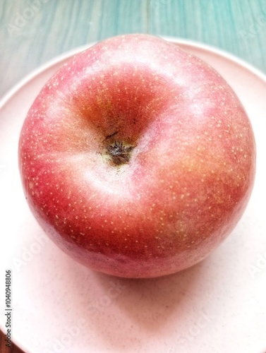 Portrait of an apple on the table