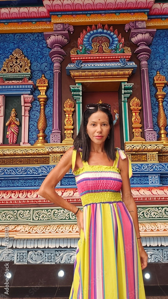 Fototapeta premium woman in a hindu temple