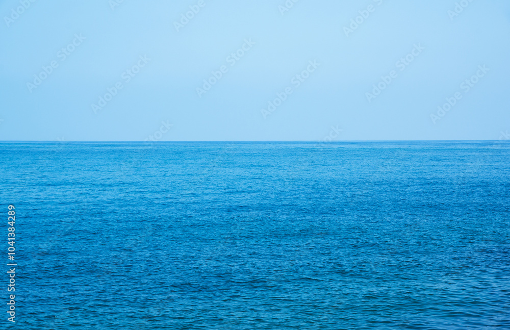 Fototapeta premium Beautiful sky and blue sea