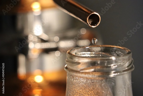 Wallpaper Mural Destillat  Torontodigital.ca