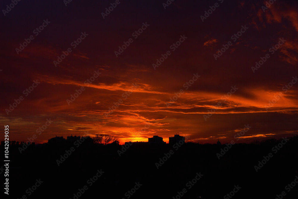Obraz premium Orange dramatic skies in the fall