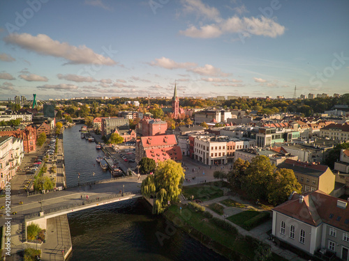Obraz na płótnie Old town view from above of Bydgoszcz and the river. w salonie