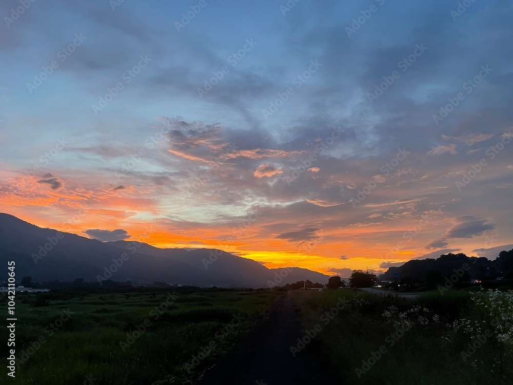 Obraz premium sunset in the mountains