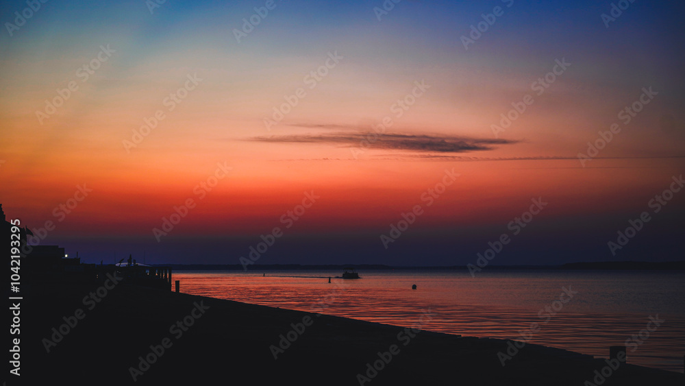 Obraz premium sunset over the sea