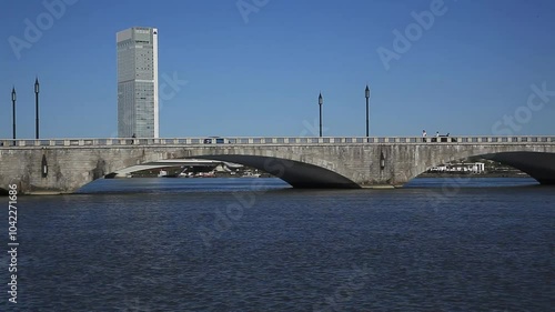 万代橋