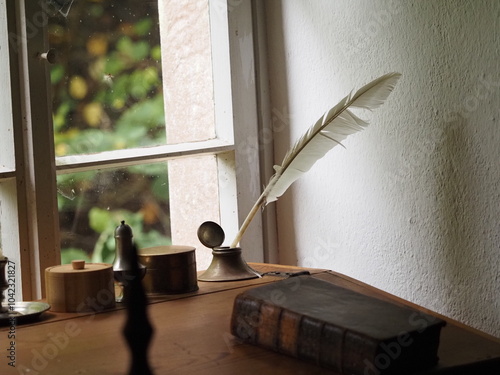 altes Schreibzimmer mit Fenster