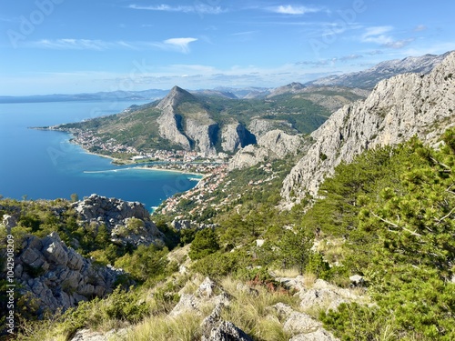 Fototapeta Naklejka Na Ścianę i Meble -  view from the mountain on Omiš croatia