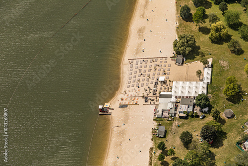 Der Otto-Maigler-See in Hürth (NRW)  entstand nach dem Braunkohleabbau in einem geplanten Tagebaurestloch. Heute mit Strand und Badestelle. photo