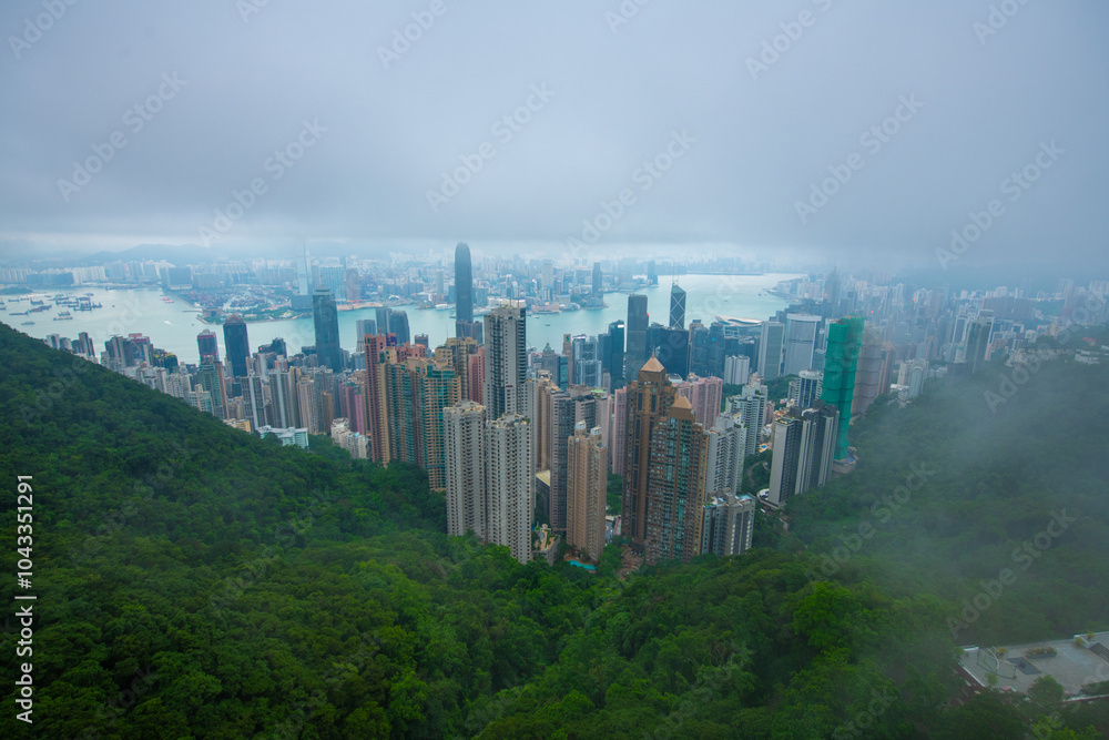 Obraz premium Skyline of Hong Kong at daytime from Victoria Peak