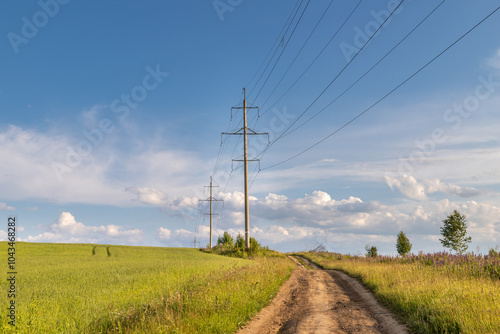 zielone pole i błękitne niebo