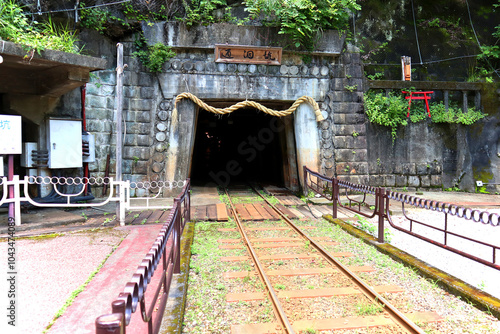 足尾銅山、トロッコ電車、坑道、栃木県日光市足尾町、レール