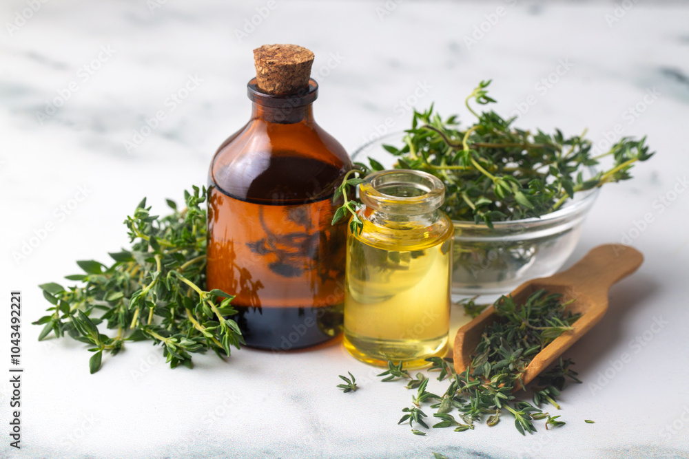 Green thyme and thyme oil