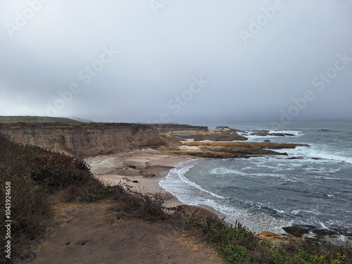 Küste im Montaña de Oro State Park in Kalifornien photo