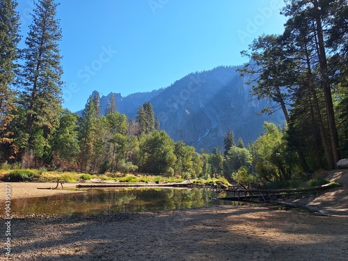 Merced River im Yosemite Valley photo