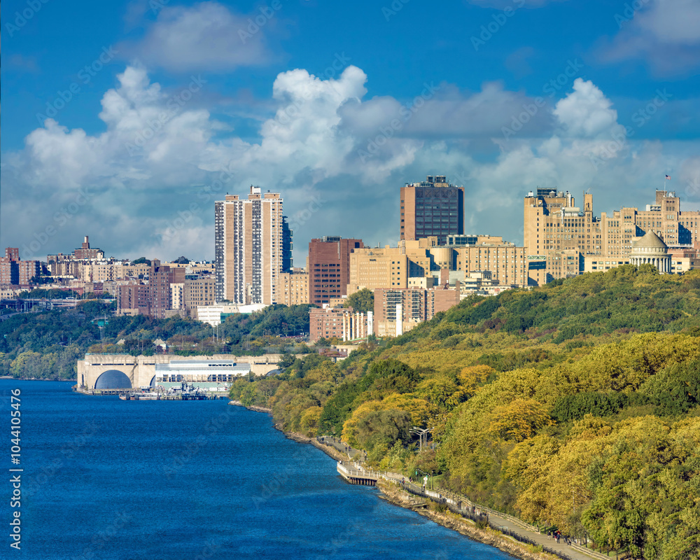 The West Side Park of Manhattan with the Upper West Side, Morningside Heights, Hamilton Heights and Morningside Heights neighborhoods in the background, New York City, USA