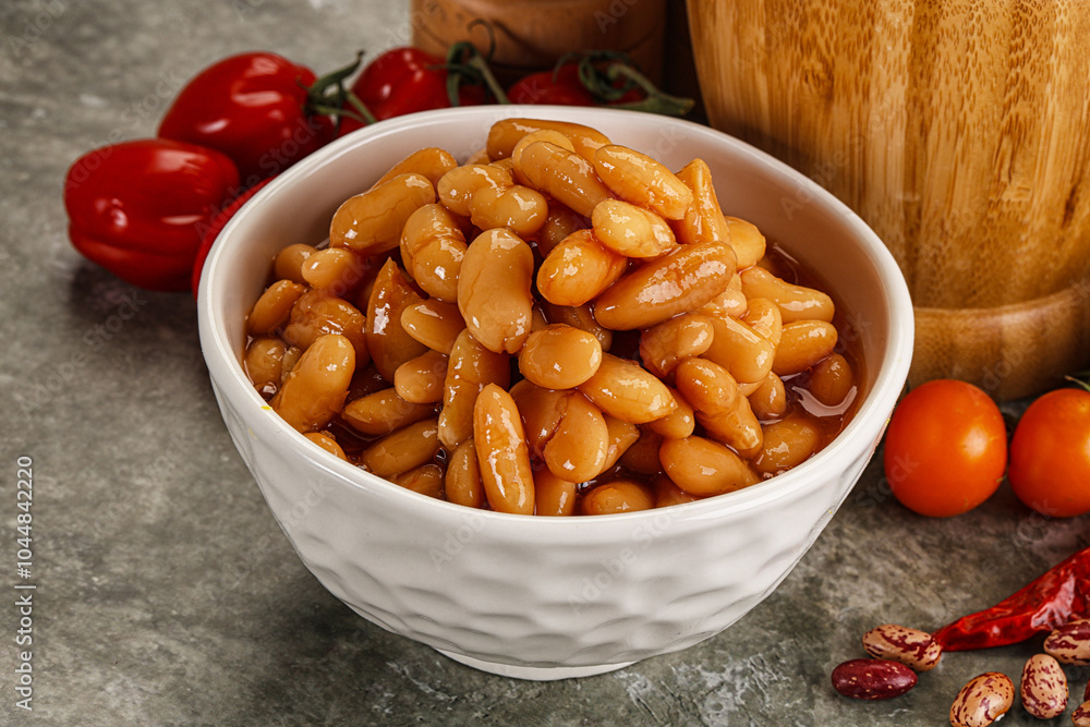 Canned beans in tomato sauce Canned beans in tomato sauce