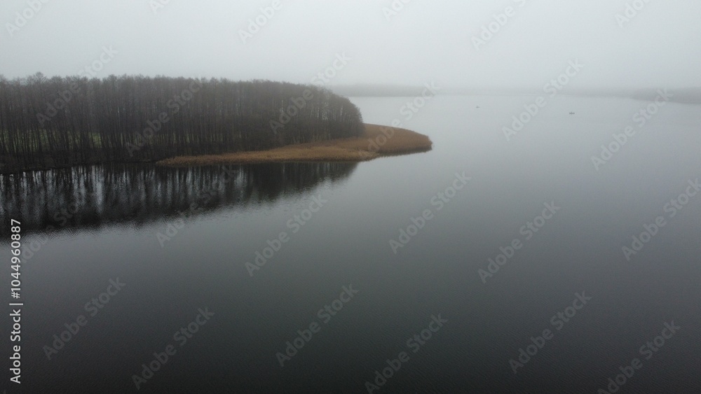 Fototapeta premium foggy lake