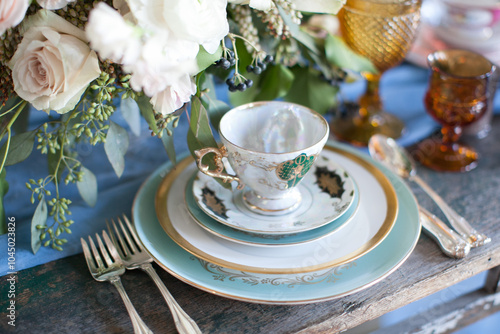 Obraz na plátne Blue China Teacup Plate Setting, Party Planning Decor Ideas, Vintage Tea Cup, Ru