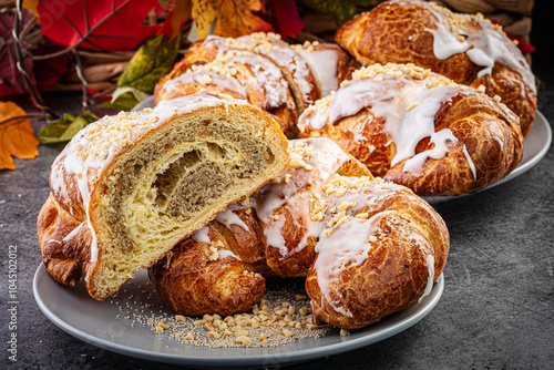 rogal, rogal świętomarciński, jedzenie, posiłek, pieczone, ciasta, śniadanie, deser, słodki